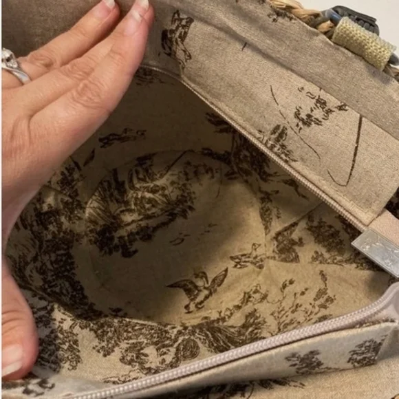 EUC Sun N Sand Woven Tote with Wood Accents - Picture 4 of 8